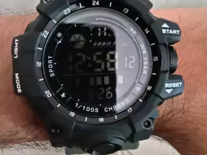 Reloj TERRA fotografiado por un comprador