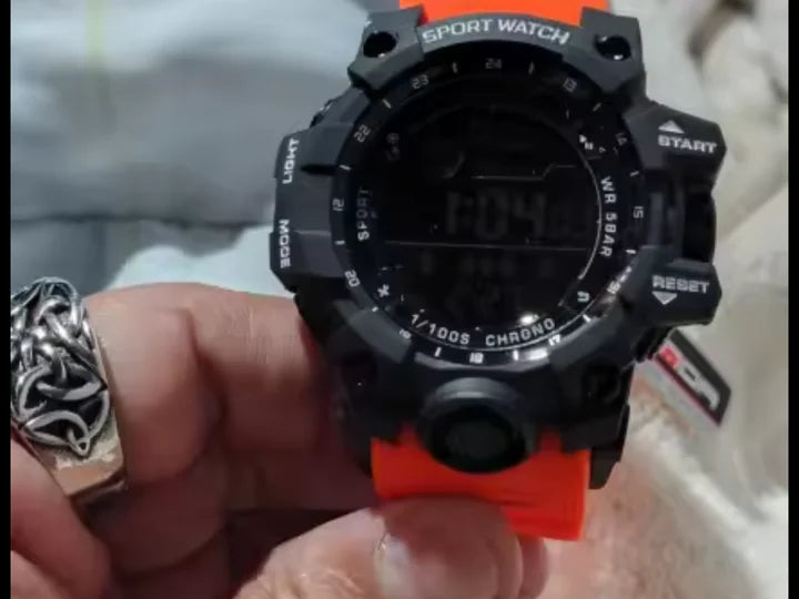 Reloj TERRA fotografiado por un comprador